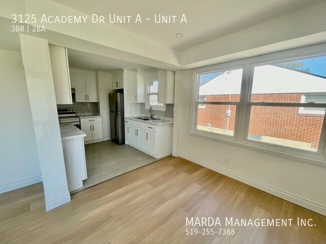 Building Photo - STUNNING 3 BED/1.5 BATH MAIN UNIT + HYDRO,...