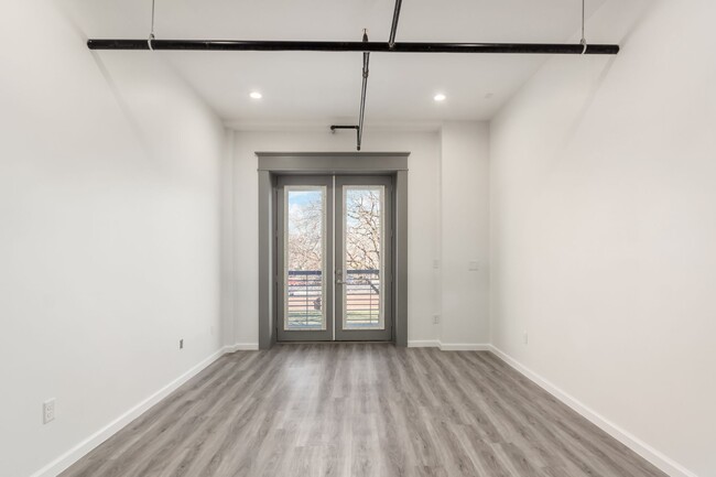 Building Photo - The Residences at 218 E Main St