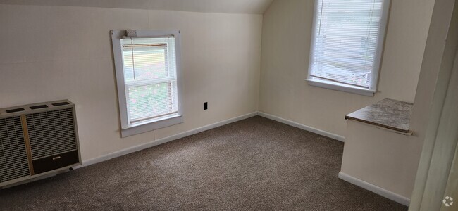 Building Photo - 326 Niagara St