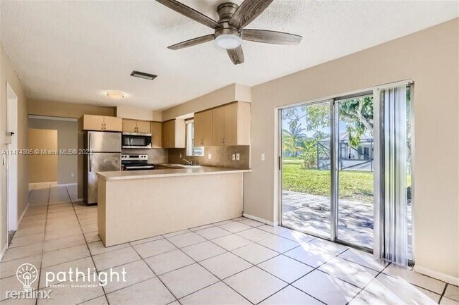 Building Photo - 3 br, 2 bath House - 10800 Stacey Ln