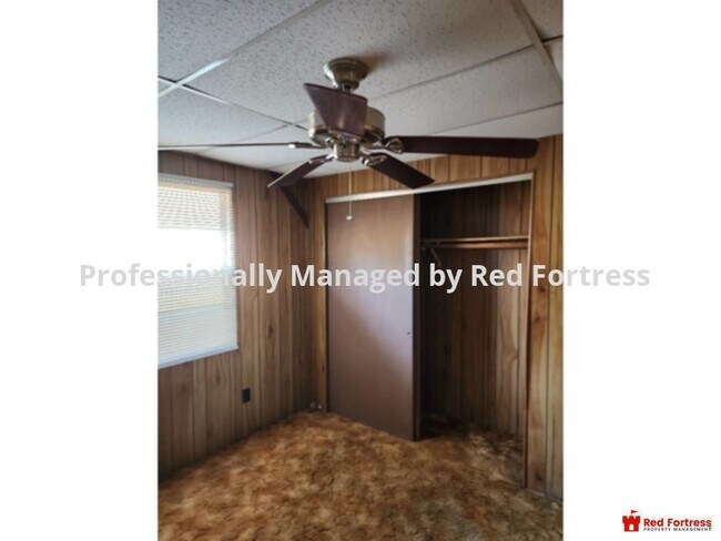 Building Photo - One Bedroom with full kitchen  and bathroom