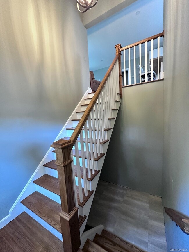 Building Photo - 521 NY-304
