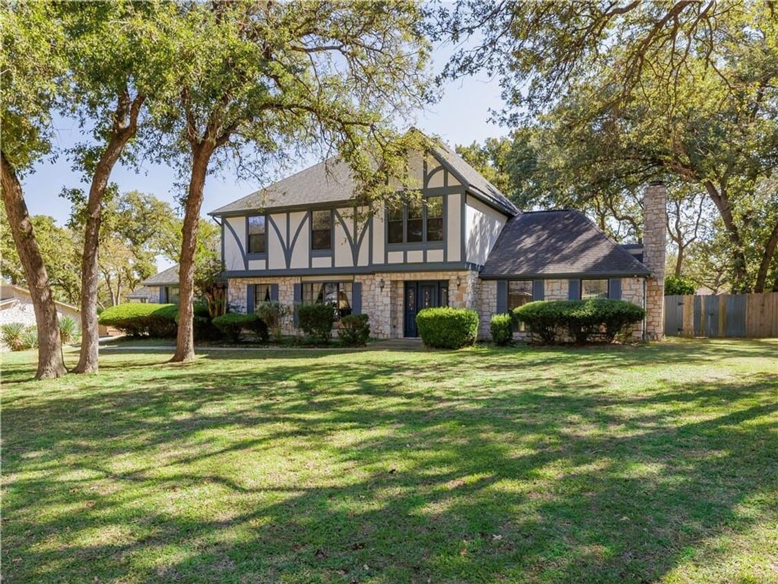 Primary Photo - Best priced executive custom home in Rockd...
