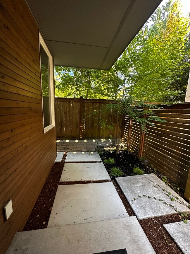 Front door away from the street - 114 29th Ave S
