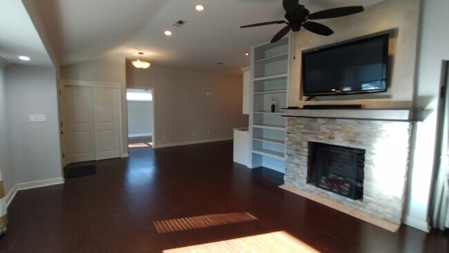 Foto del edificio - 710 Yucca Ave