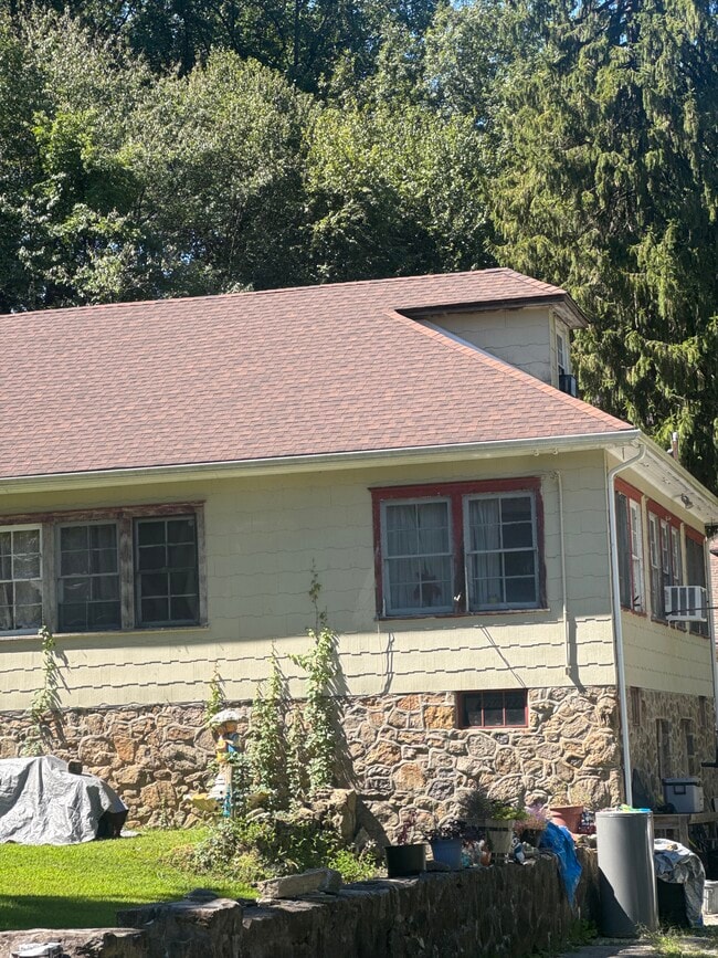 Building Photo - 77 Dreamland Park Dr