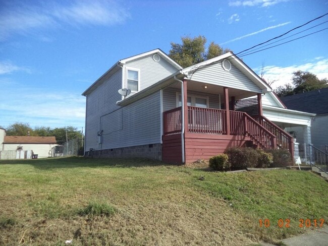 Photo - 619 Iowa Ave House