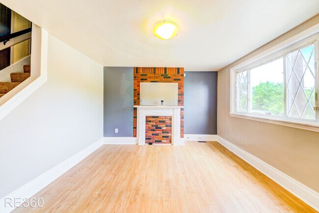 Foto del edificio - 4 br, 1 bath House - 1008 East Warrington ...