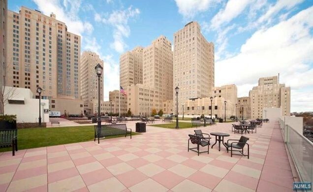 4 Beacon Way Unit 0 Jersey City Nj 07304 Condo For Rent In Building Photo 4 Beacon Way