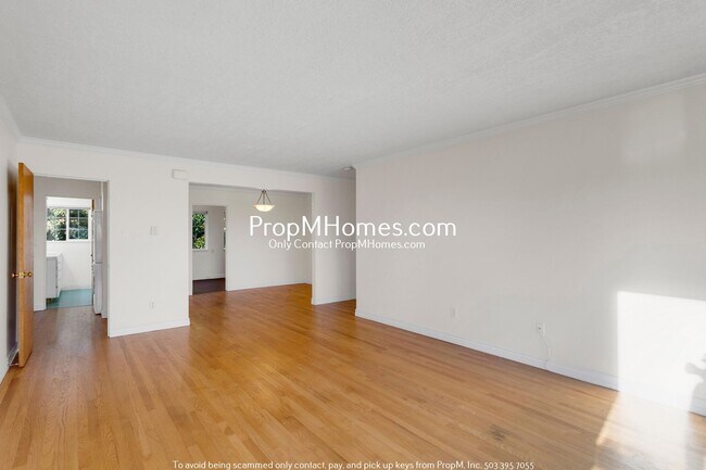 Building Photo - Cozy Two Bedroom Condo w/ Amazing Views!