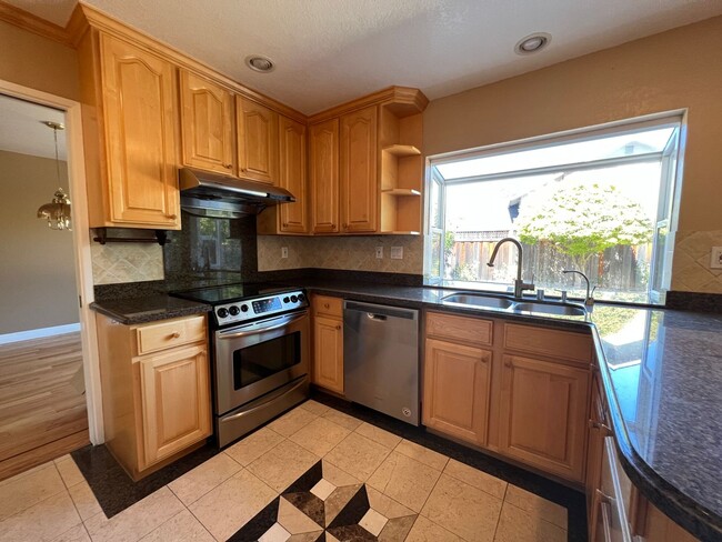 Building Photo - Immaculately Remodeled 5 Bedroom 2.5 Bath ...