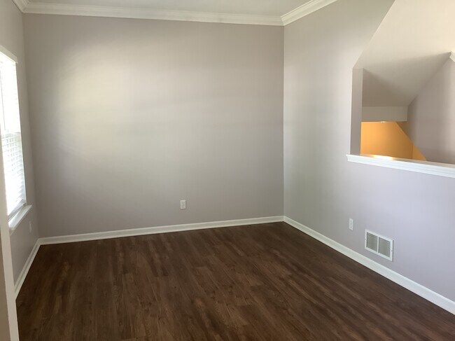 Building Photo - 1006 Balsam Court
