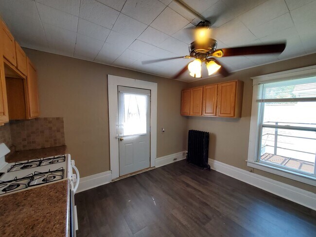 Building Photo - 2416 Olive St