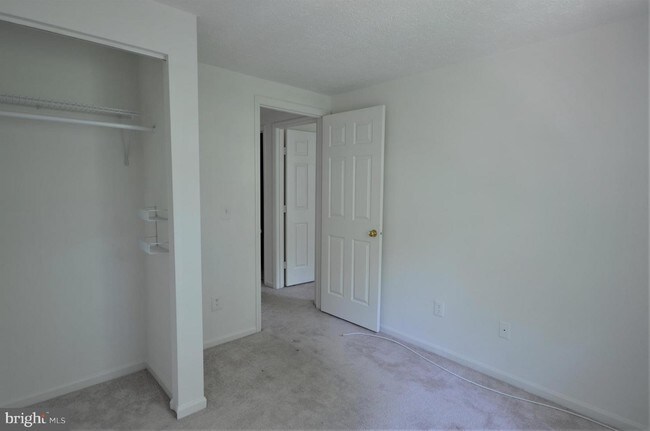 Foto del edificio - 6032 Buttercup Ct