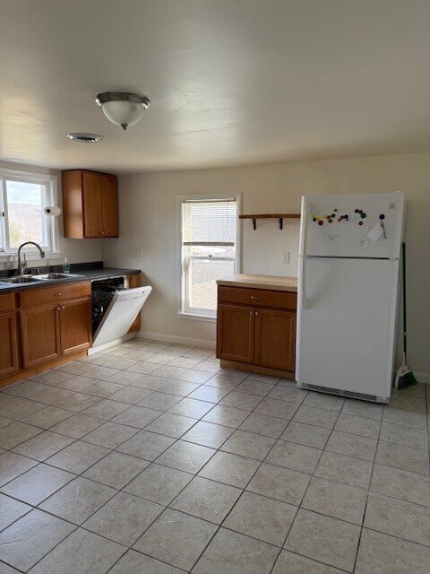 Building Photo - 237 W 3rd St