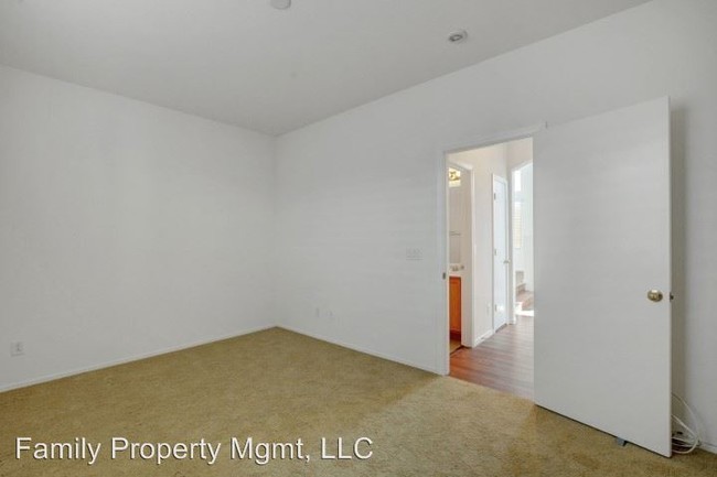 Building Photo - 5 br, 3 bath House - 4714 Forest Shadow Ave