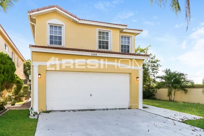 Foto principal - 4509 Purdue Drive