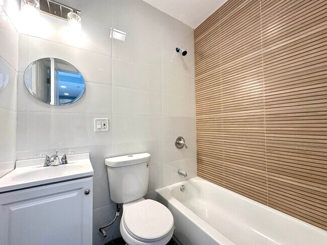 Building Photo - 12 Grant Ave