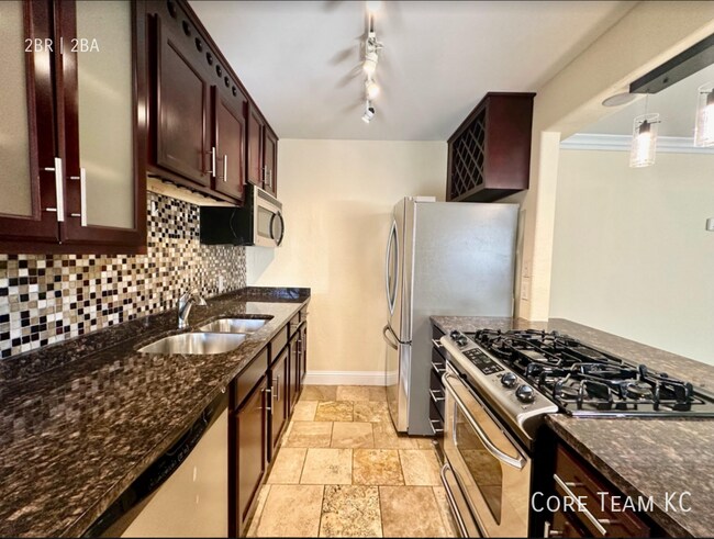 Foto del edificio - 2 Bedroom 2 Bathroom Apartment in Downtown