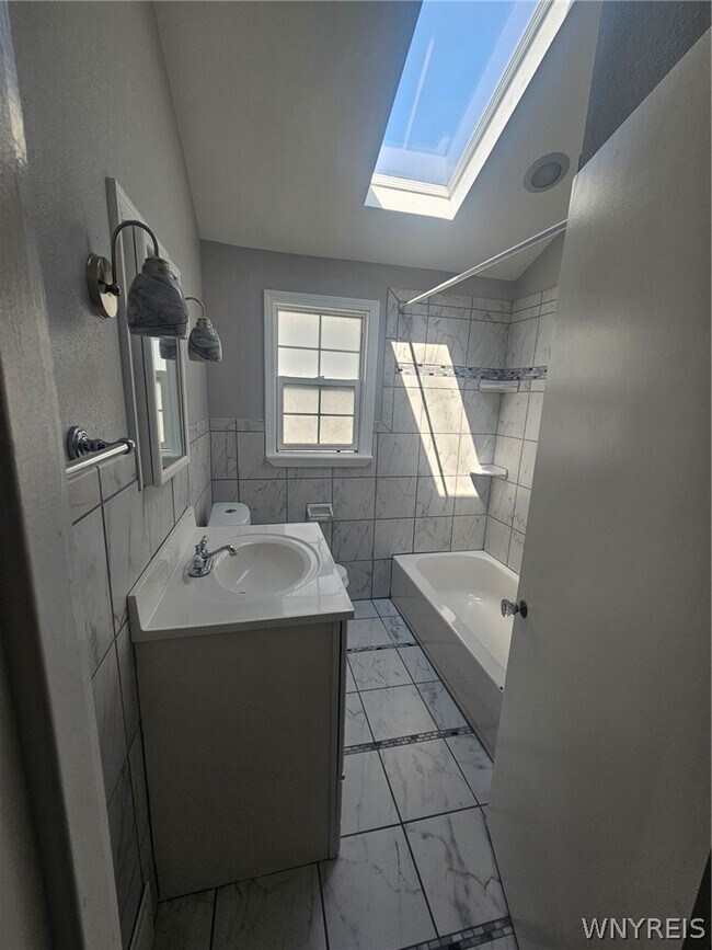 Building Photo - 38 Delham Ave