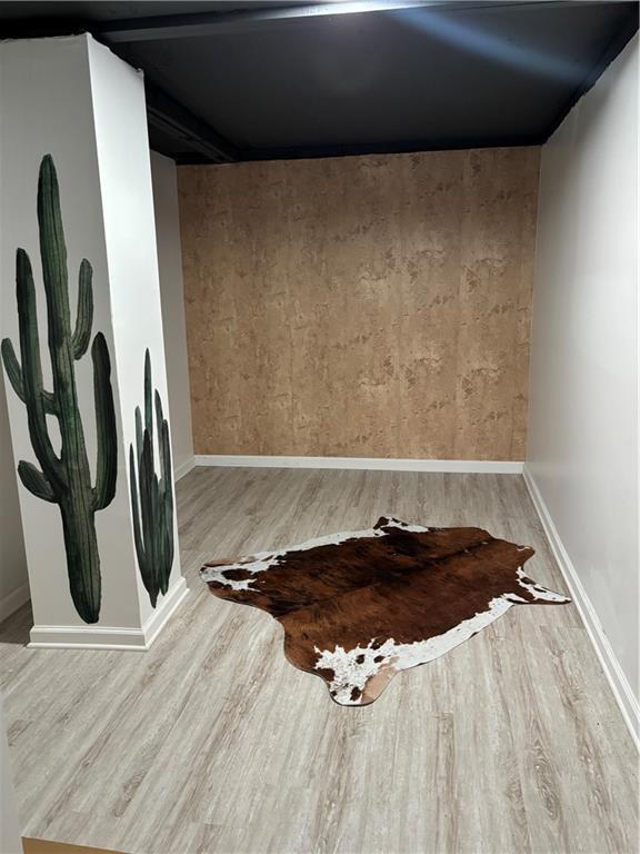 Building Photo - 2352 Englewood Dr