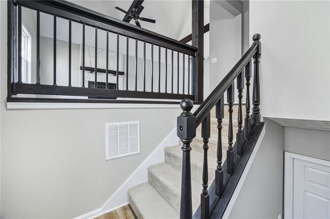 Building Photo - 5825 Stonehaven Dr NW