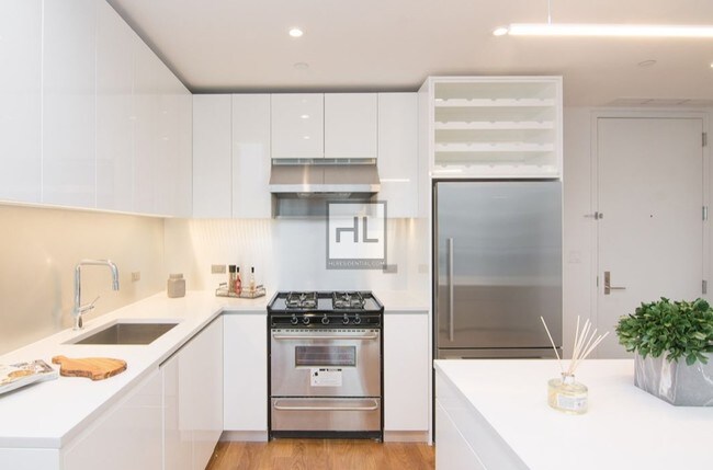 Building Photo - 436 Albee Sq