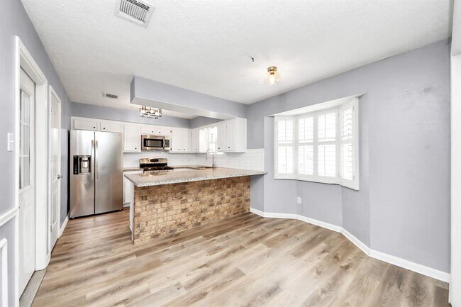 Foto del edificio - 1611 Wildgrove Dr
