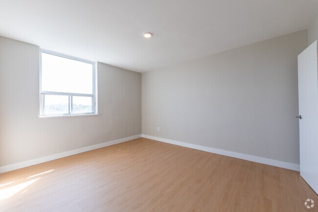 2BR, 1BA - Chambre - 1577 Lawrence Avenue West