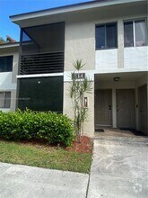 Building Photo - 514 Gardens Dr