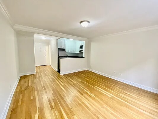 Primary Photo - 151 W 16th St