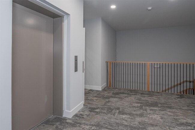 Building Photo - 124 S Main St