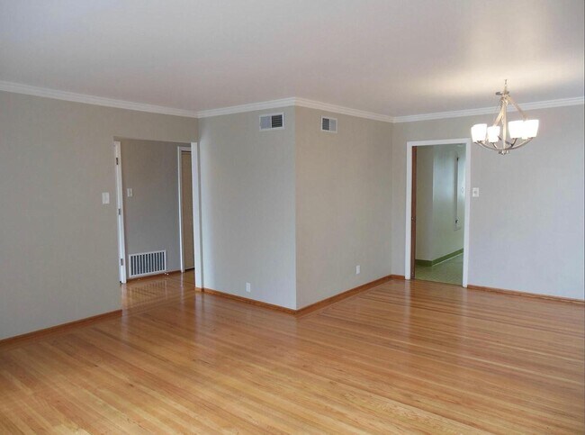 Building Photo - 728 Haven Ave