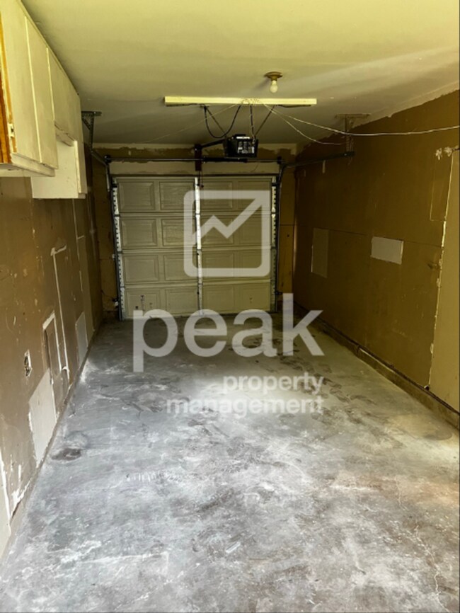 Building Photo - $1749! 3Bed/1 1/2 Bath Home for rent in Ar...
