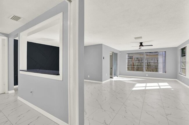 Building Photo - 7902 Canna Dr