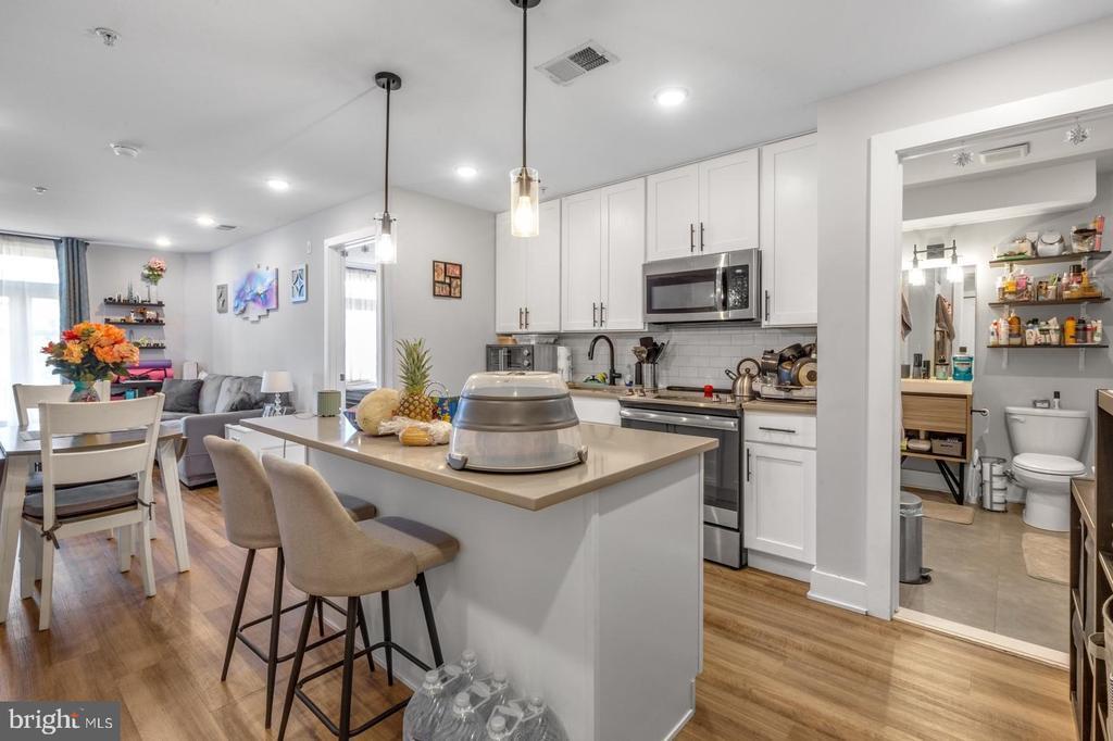 Foto principal - 3965 Lancaster Ave