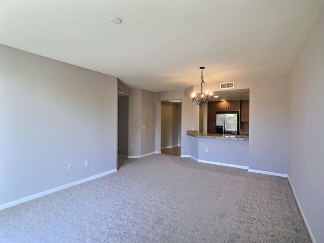 Foto del edificio - Spectacular Views of Silicon Valley from This Beautiful Communications Hill Condo