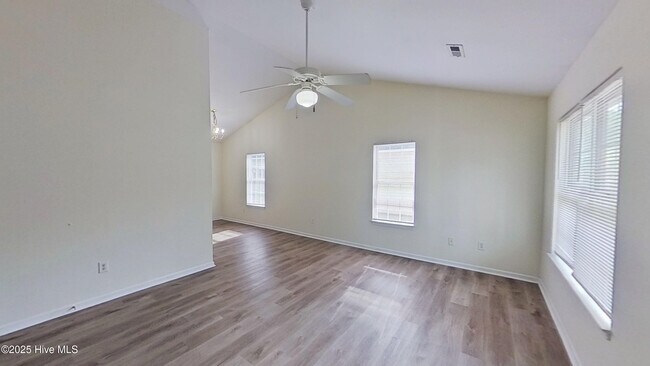 Foto del edificio - 4240 Sunglow Dr