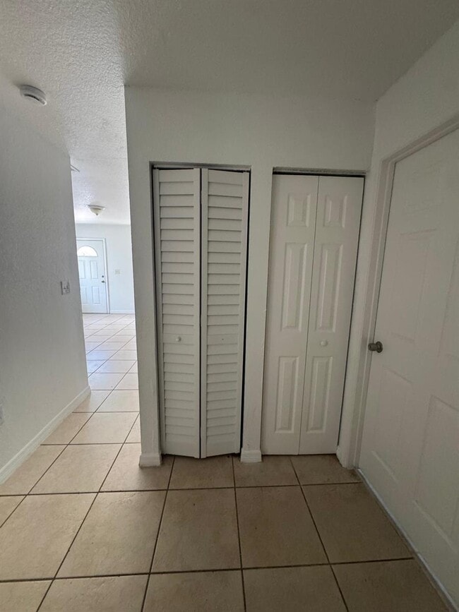Foto del edificio - 240 NW 56th St