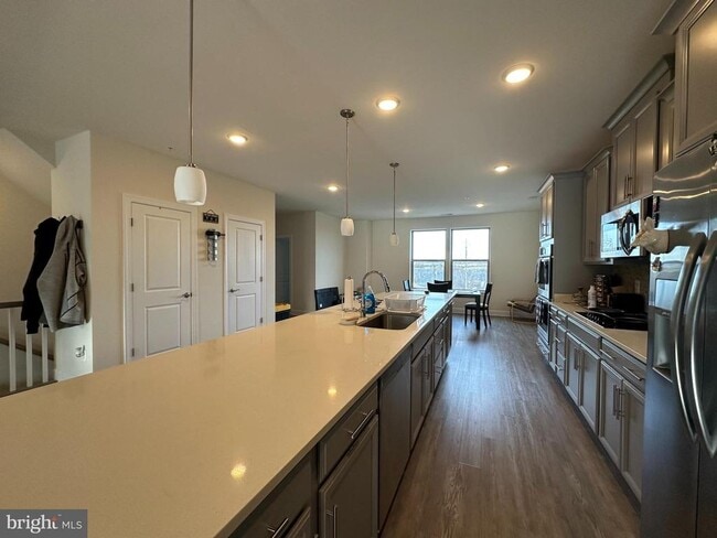 Building Photo - 10410 Ratcliffe Trl