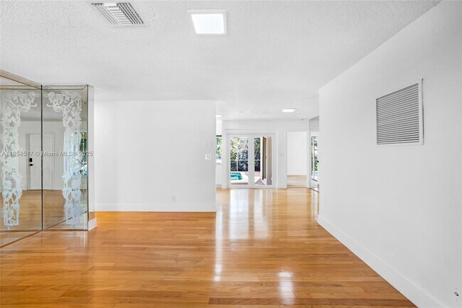 Foto del edificio - 2020 NW 33rd Ct