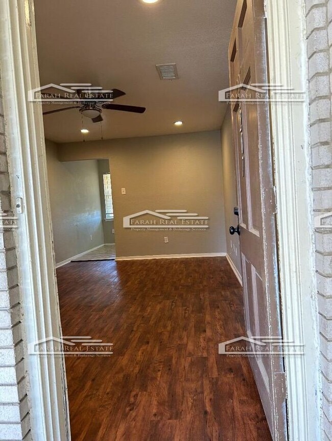 Foto del edificio - 2/1 Unit- Now Available in Irving, TX!