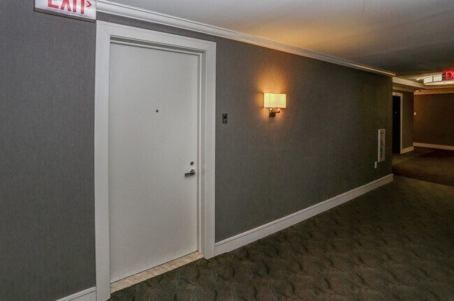 Foto del edificio - In Town Living - Right in Morristown's Center