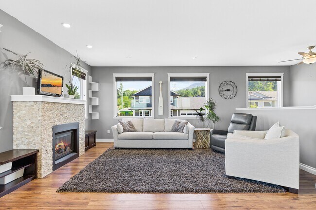 Building Photo - 501 Ballou Pl