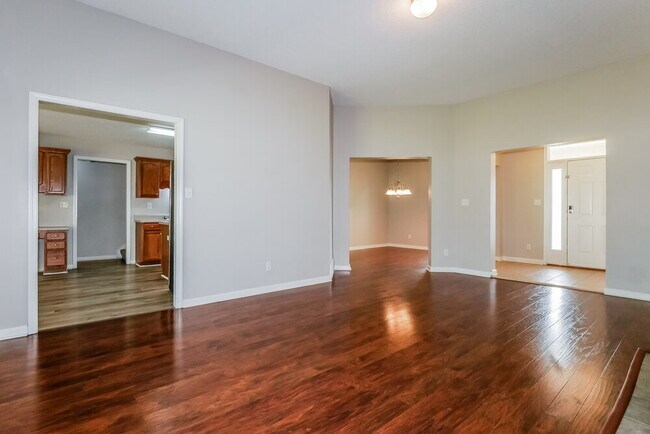 Foto del edificio - 7838 Alexanders Crossing Dr