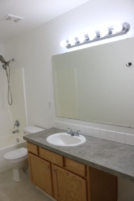 Building Photo - 16633 Sadie Ave