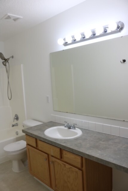 Foto del edificio - 16633 Sadie Ave