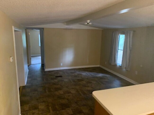 Foto del edificio - 6117 Clover St