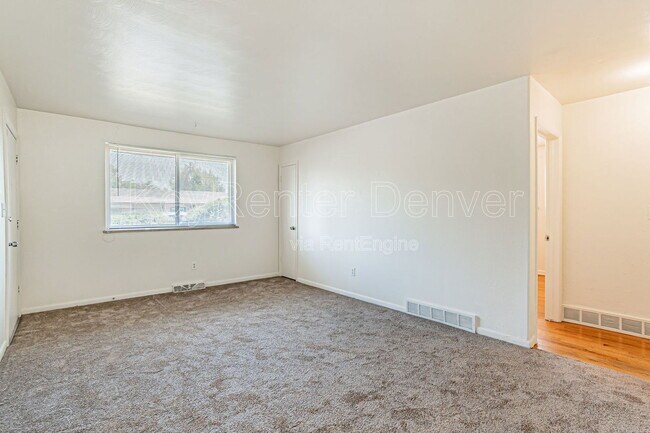 Foto del edificio - 57 Newland Ct