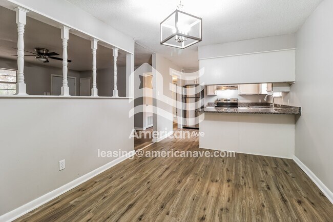 Foto del edificio - 84 Henry Ln